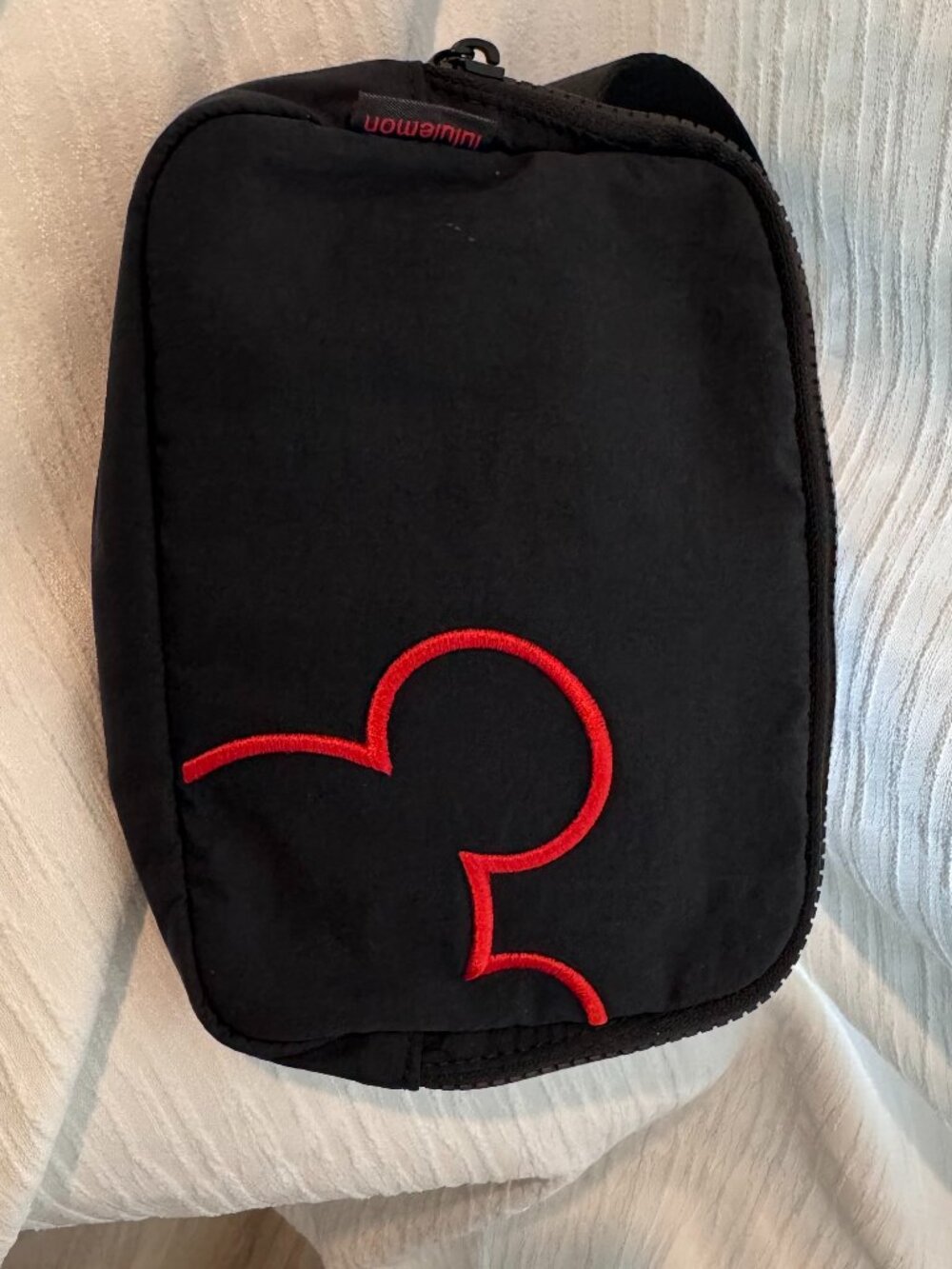 Disney x lululemon Everywhere Belt Bag 1L Mickey Outline Graphic